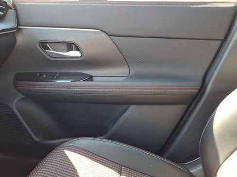 Used 2025 Nissan Kicks SR FWD image 26
