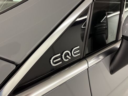 Certified 2023 Mercedes-Benz EQE 500 4MATIC SUV image 32