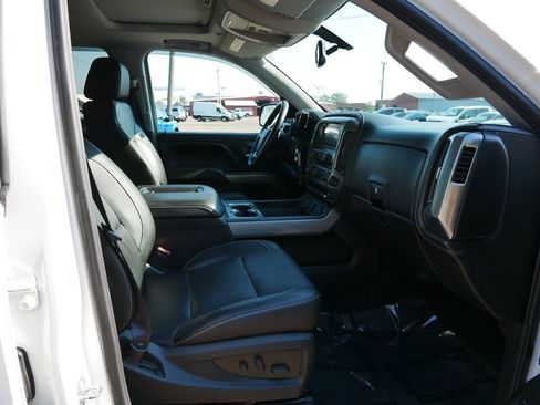 Used 2016 Chevrolet Silverado 1500 LTZ Z71 w/ LTZ Plus Package AWD/4WD image 8