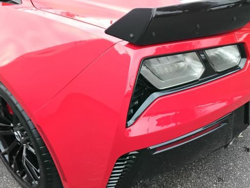 Used 2015 Chevrolet Corvette Z06 w/ 3LZ Preferred Equipment Group image 8