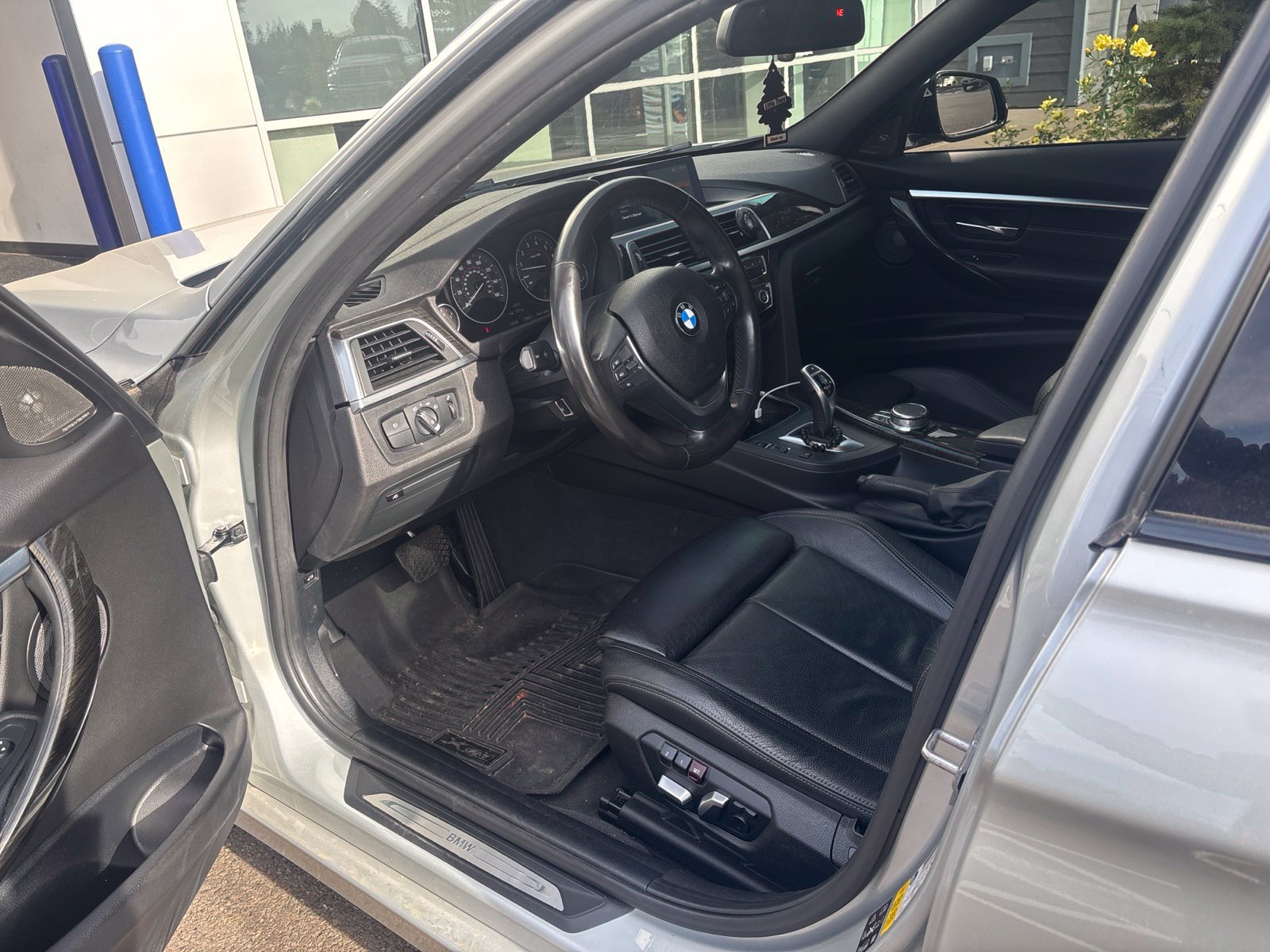 Used 2018 BMW 340i xDrive Sedan w/ Premium Package AWD/4WD image 9