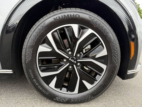Certified 2022 Kia EV6 Wind w/ Wind Technology Package AWD/4WD image 9