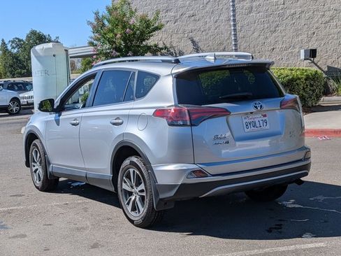 Used 2018 Toyota RAV4 XLE AWD/4WD image 7
