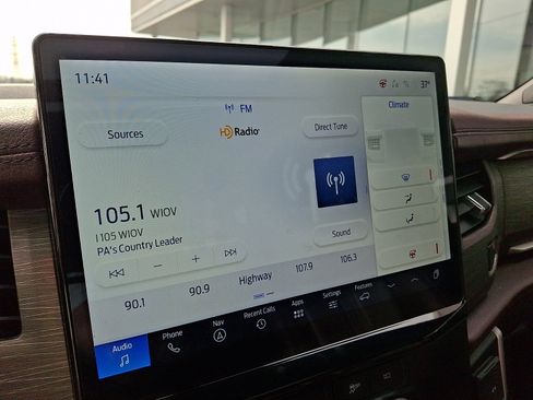 Used 2022 Ford Expedition Limited image 18