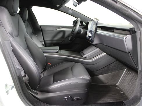 Used 2021 Tesla Model S Plaid image 12