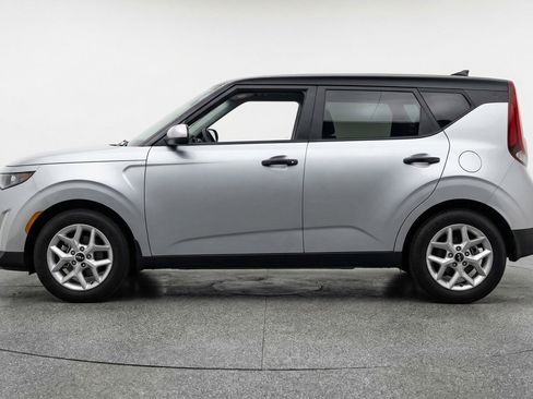 Used 2025 Kia Soul LX w/ LX Technology Package image 5