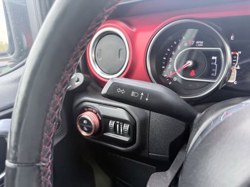 Used 2021 Jeep Gladiator Rubicon w/ Cold Weather Group image 63