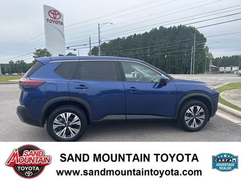 Used 2023 Nissan Rogue SV AWD/4WD image 2