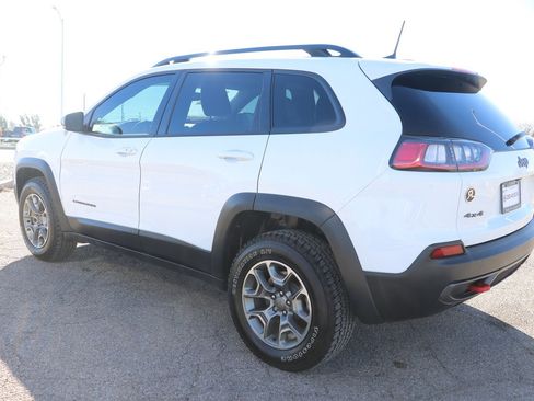 Used 2022 Jeep Cherokee Trailhawk image 5
