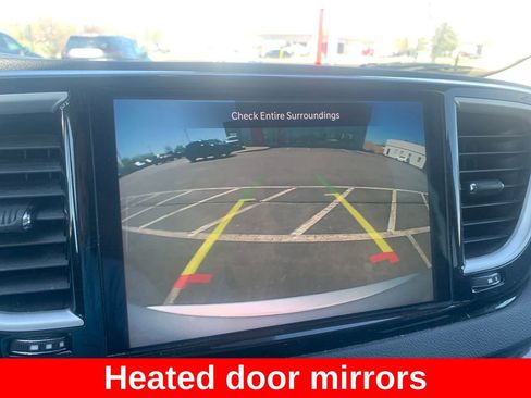 Used 2023 Chrysler Pacifica Touring-L FWD image 22