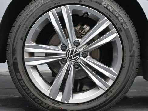 Used 2024 Volkswagen Jetta SE FWD image 12