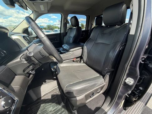 Used 2019 RAM 1500 Laramie AWD/4WD image 10
