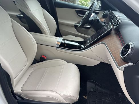 Used 2024 Mercedes-Benz C 300 Sedan image 12
