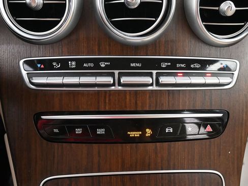 Used 2022 Mercedes-Benz GLC 300 w/ Premium Package Lite image 16