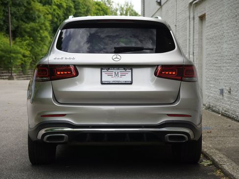 Used 2021 Mercedes-Benz GLC 300 w/ AMG Line image 6