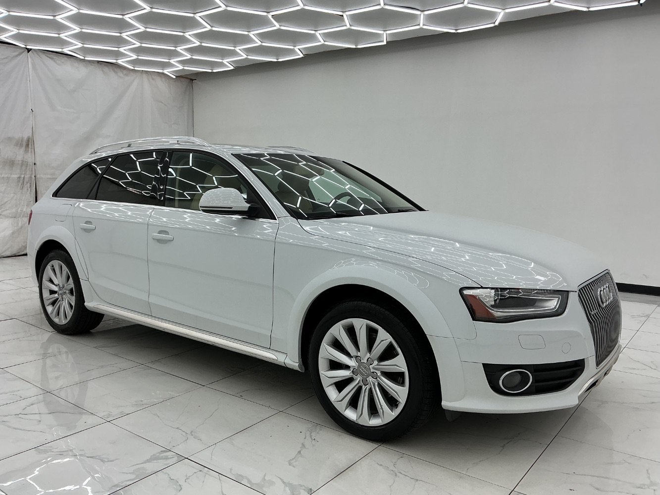 Used 2016 Audi A4 Premium Plus w/ Technology Package AWD/4WD image 7
