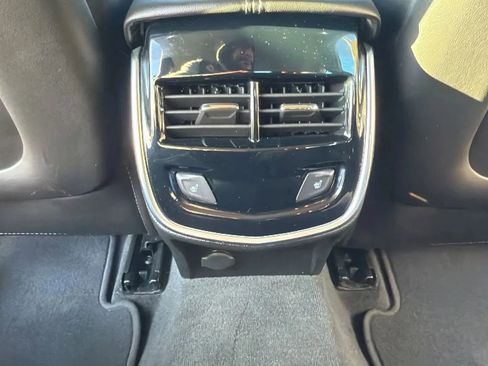 Used 2014 Cadillac XTS Luxury image 23