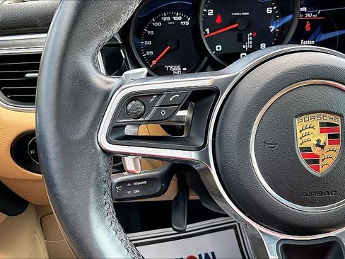Used 2017 Porsche Macan image 19