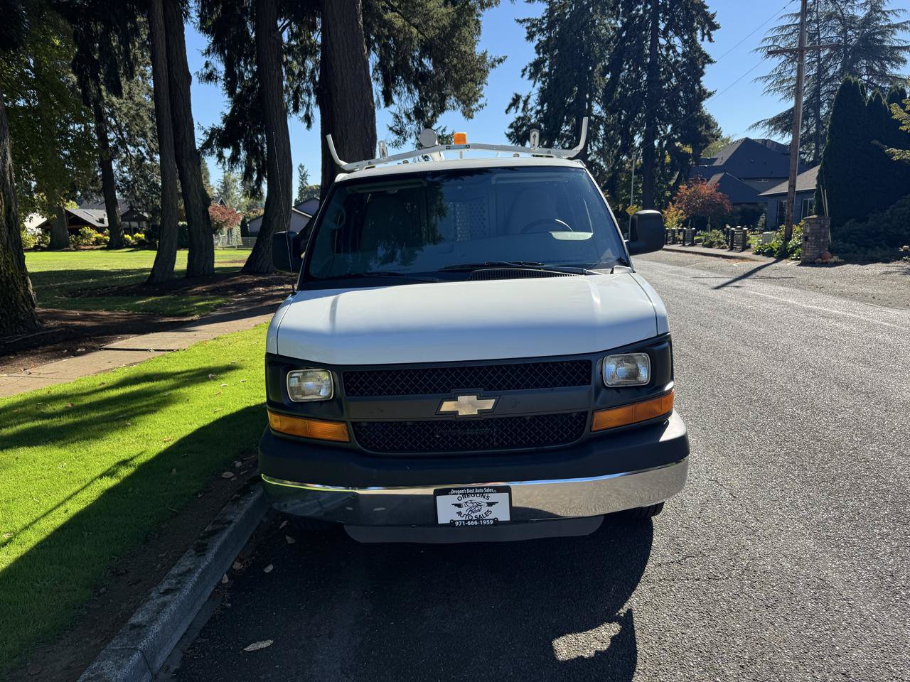 Used 2010 Chevrolet Express 2500 RWD image 8