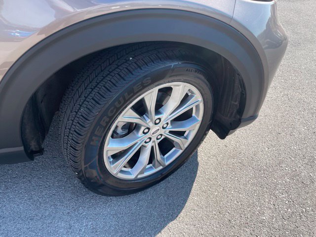 Used 2021 Ford Explorer XLT w/ Equipment Group 202A RWD image 16