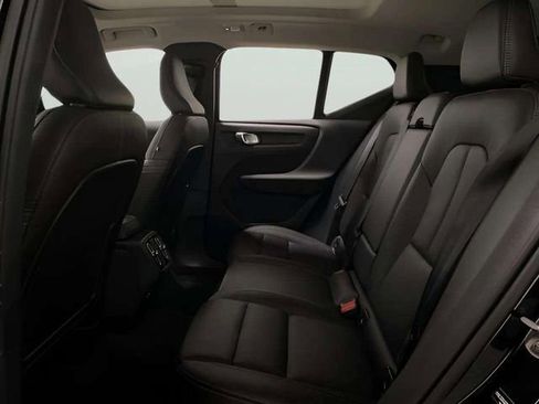 Used 2025 Volvo XC40 B5 Core image 51