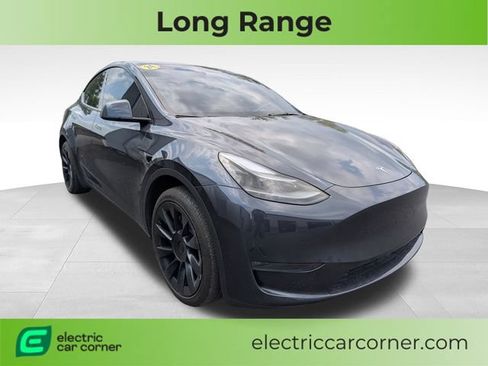 Used 2024 Tesla Model Y Long Range AWD/4WD image 1
