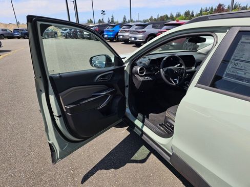 New 2026 Chevrolet Trax ACTIV FWD image 18