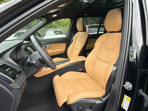Used 2025 Volvo XC90 B5 Ultra AWD/4WD image 25