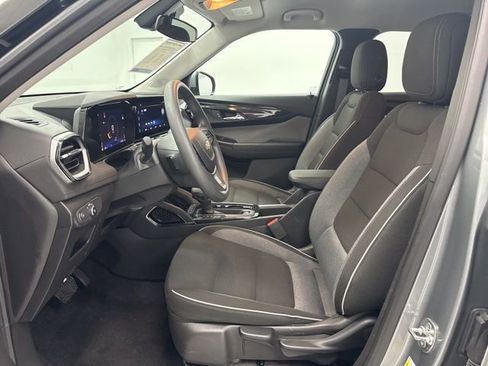 Used 2025 Chevrolet TrailBlazer LT FWD image 22