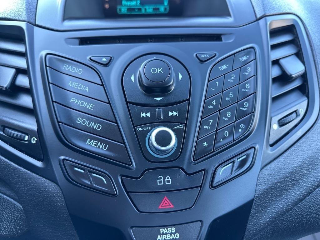 Used 2014 Ford Fiesta SE FWD image 22