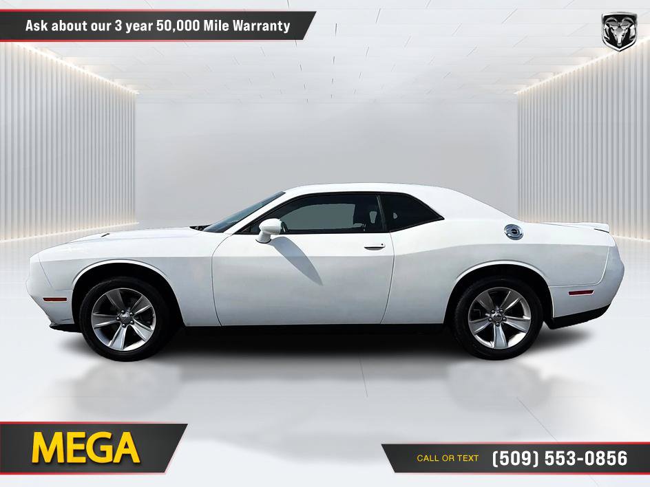 Used 2018 Dodge Challenger SXT w/ Driver Convenience Group RWD image 10
