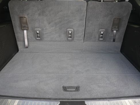 Used 2021 Chevrolet Suburban Z71 AWD/4WD image 30