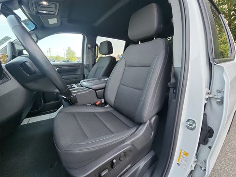 Used 2023 Chevrolet Silverado 1500 LT AWD/4WD image 18