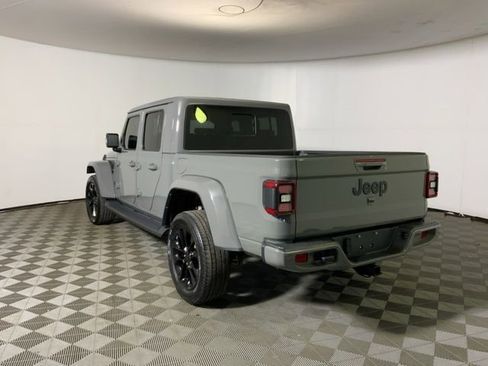Used 2023 Jeep Gladiator Overland AWD/4WD image 7