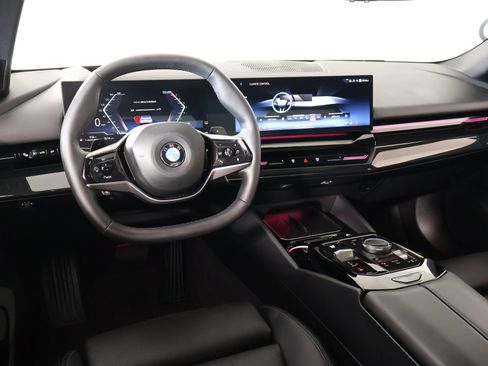 Used 2026 BMW 530i RWD image 2