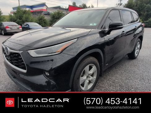 Used 2021 Toyota Highlander LE AWD/4WD image 1