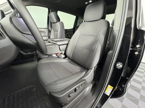 Used 2022 Chevrolet Silverado 1500 Custom AWD/4WD image 16