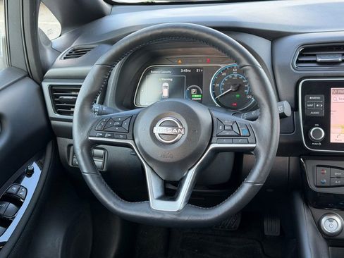 Used 2023 Nissan Leaf SV Plus image 18