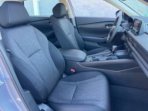 Used 2025 Honda Accord LX image 32