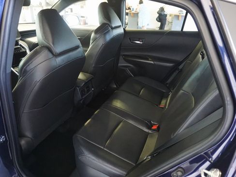 Used 2023 Toyota Venza XLE image 23