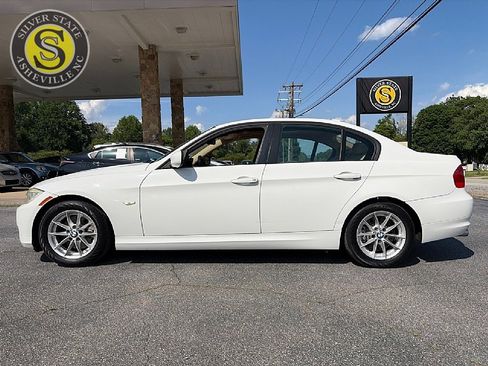 Used 2010 BMW 328i Sedan RWD image 3
