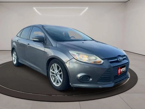 Used 2013 Ford Focus SE FWD image 2