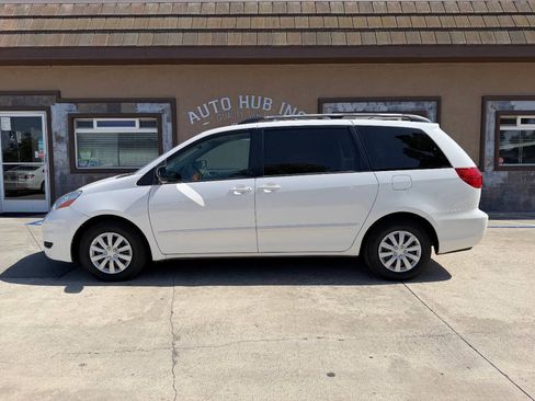 Used 2008 Toyota Sienna CE FWD image 6