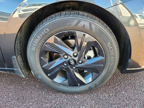 Certified 2023 Hyundai Elantra SEL image 8