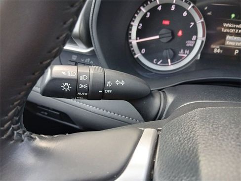 Used 2024 Toyota Highlander LE image 18