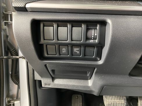 Used 2020 Subaru Forester Premium AWD/4WD image 23