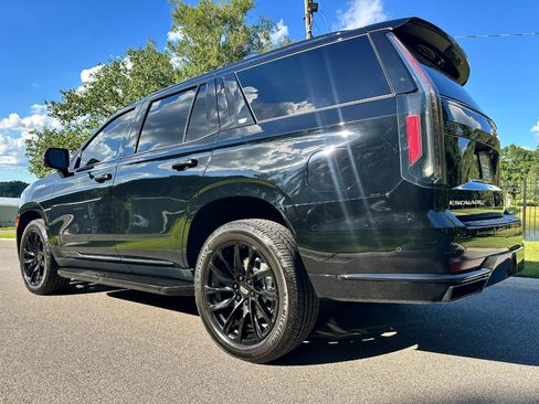Used 2023 Cadillac Escalade Sport AWD/4WD image 7
