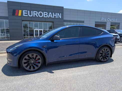 Used 2023 Tesla Model Y Performance AWD/4WD image 24