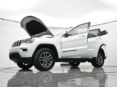 Used 2020 Jeep Grand Cherokee Laredo w/ Laredo X Package image 49