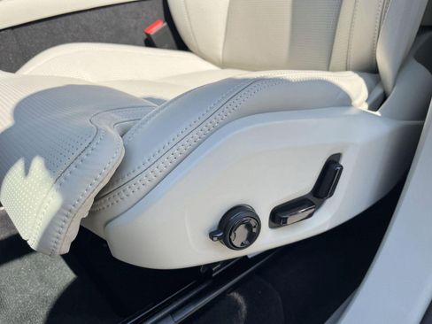 New 2026 Volvo XC90 B5 Ultra w/ Protection Package image 14